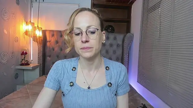 Snapshot of SammySanders chatting on February 22, 12:08 pm SammySanders online show from February 22, 12:08 pm