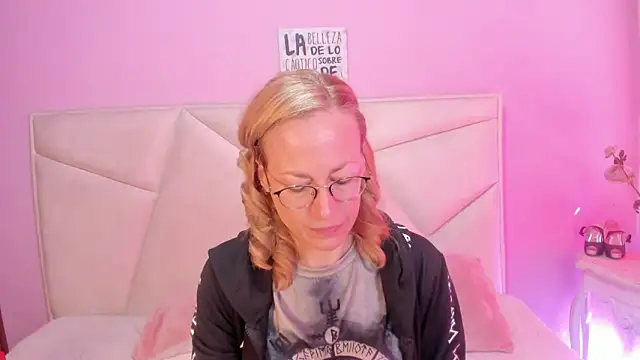 Snapshot of SammySanders chatting on September 21, 1:35 pm SammySanders online show from September 21, 1:35 pm