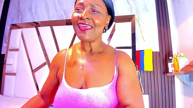 Snapshot of lola_hornei chatting on July 23, 12:14 pm lola hornei online show from July 23, 12:14 pm
