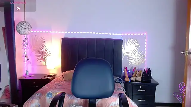 Snapshot of Julietacollins06 chatting on February 13, 1:37 pm Julietacollins06 online show from February 13, 1:37 pm