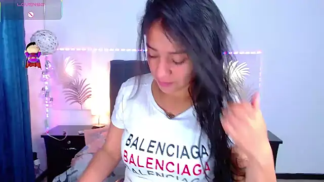 Snapshot of Julietacollins06 chatting on February 25, 1:28 pm Julietacollins06 online show from February 25, 1:28 pm