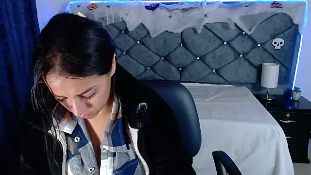 Snapshot of Julietacollins06 chatting on October 15, 1:11 pm Julietacollins06 online show from October 15, 1:11 pm