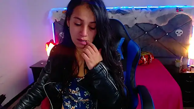 Snapshot of Julietacollins06 chatting on October 31, 12:50 pm Julietacollins06 online show from October 31, 12:50 pm