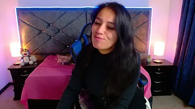 Snapshot of Julietacollins06 chatting on November 6, 1:12 pm Julietacollins06 online show from November 6, 1:12 pm