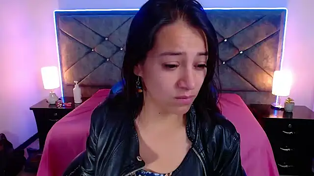 Snapshot of Julietacollins06 chatting on November 18, 1:04 pm Julietacollins06 online show from November 18, 1:04 pm