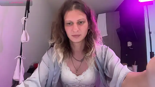 Alice Pinkhead online show from February 2, 9:30 am