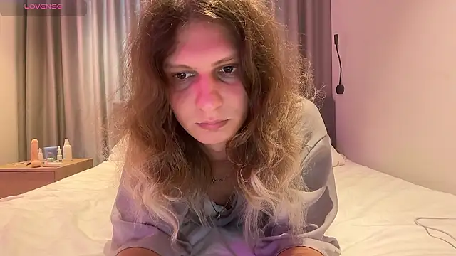 Alice Pinkhead online show from February 17, 8:00 am