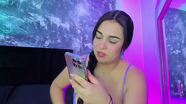 Snapshot of brianaGuzman chatting on January 10, 12:58 pm brianaGuzman online show from January 10, 12:58 pm