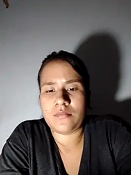 Snapshot of sol_miluna chatting on June 25, 5:12 am sol miluna online show from June 25, 5:12 am