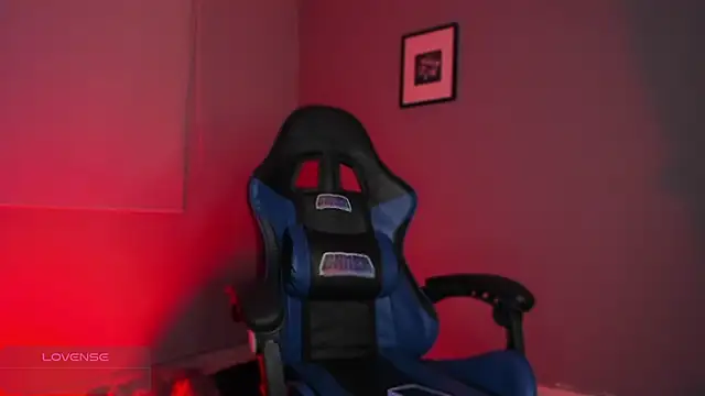 adamjackson  online show from September 19, 2:13 am