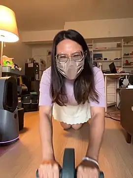 yourbootygirl online show from April 11, 7:02 am