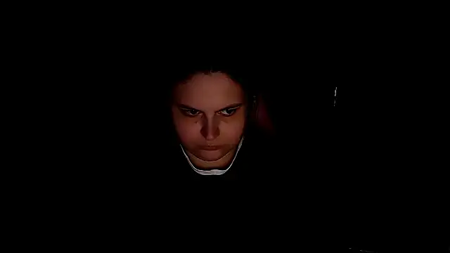 WhisperInTheDarkk online show from June 4, 5:08 pm