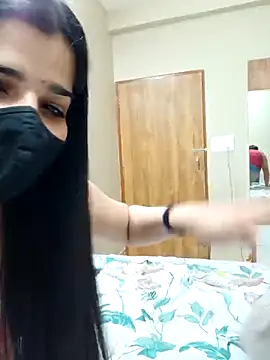 Snapshot of aaliya_bhattt chatting on March 22, 10:17 am aaliya bhattt online show from March 22, 10:17 am