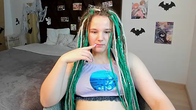 GloriaHylivi online show from December 12, 6:31 pm