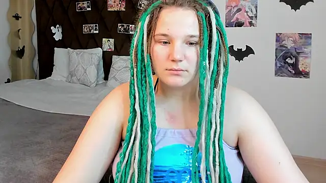 GloriaHylivi online show from December 22, 11:00 am