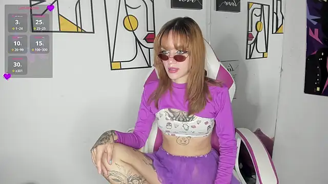 Snapshot of katt__black__ chatting on February 21, 1:11 am katt black online show from February 21, 1:11 am