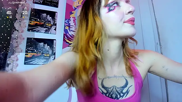 Snapshot of katt__black__ chatting on October 23, 9:02 pm katt black online show from October 23, 9:02 pm