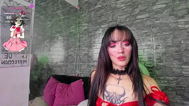 Snapshot of katt__black__ chatting on May 28, 8:28 pm katt black online show from May 28, 8:28 pm