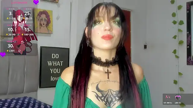 Snapshot of katt__black__ chatting on July 6, 8:33 pm katt black online show from July 6, 8:33 pm