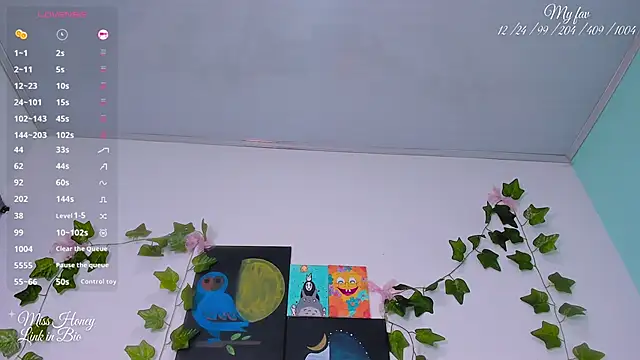 Snapshot of Mxss_Honey chatting on October 24, 9:17 am Mxss Honey online show from October 24, 9:17 am