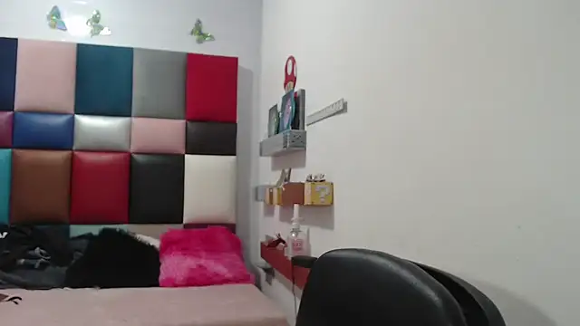 lily jamesx online show from January 22, 9:32 pm