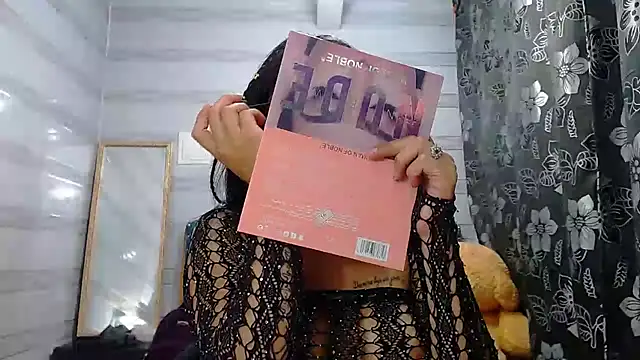 lily jamesx online show from February 19, 10:31 pm