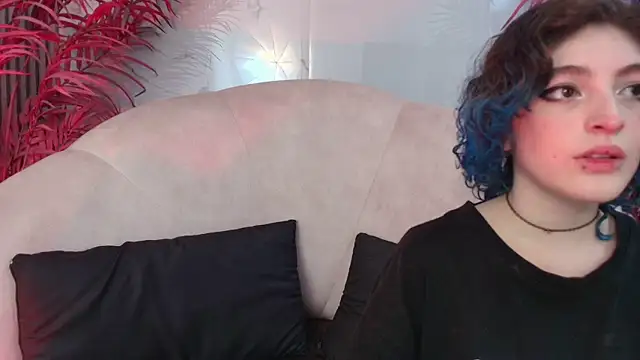 Snapshot of EvaHalsey chatting on October 27, 7:40 pm EvaHalsey online show from October 27, 7:40 pm