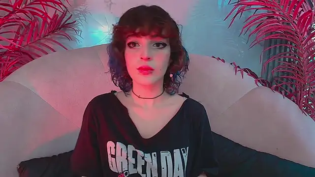 Snapshot of EvaHalsey chatting on November 6, 7:59 pm EvaHalsey online show from November 6, 7:59 pm