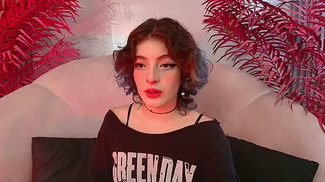 Snapshot of EvaHalsey chatting on November 19, 7:47 pm EvaHalsey online show from November 19, 7:47 pm