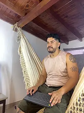 Snapshot of AndresSmith__ chatting on May 28, 6:38 pm AndresSmith online show from May 28, 6:38 pm