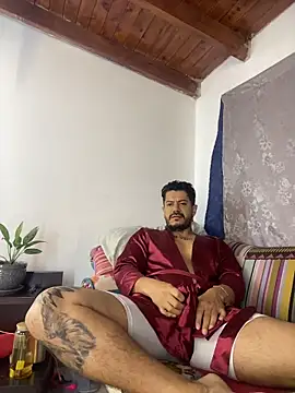 Snapshot of AndresSmith__ chatting on June 8, 2:39 pm AndresSmith online show from June 8, 2:39 pm