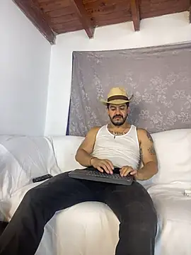Snapshot of AndresSmith__ chatting on June 14, 6:43 pm AndresSmith online show from June 14, 6:43 pm