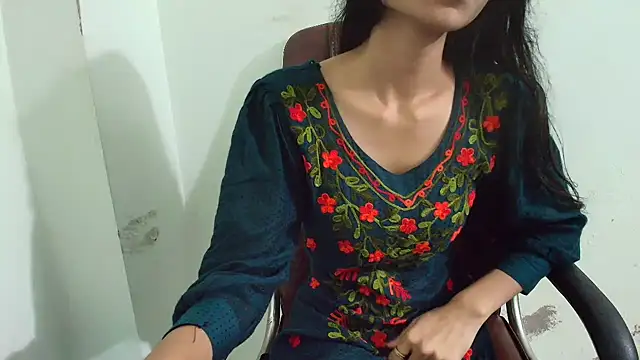 Snapshot of Srabontii chatting on March 5, 9:37 pm Srabontii online show from March 5, 9:37 pm