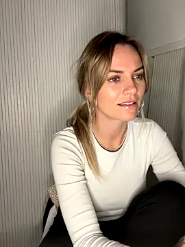 Snapshot of Milla__one chatting on November 13, 4:39 pm Milla one online show from November 13, 4:39 pm