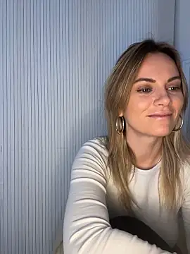 Snapshot of Milla__one chatting on November 26, 8:59 am Milla one online show from November 26, 8:59 am