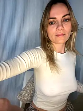 Snapshot of Milla__one chatting on November 30, 11:58 am Milla one online show from November 30, 11:58 am