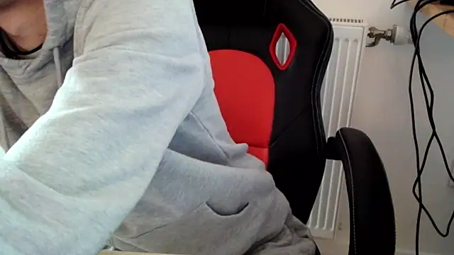 Snapshot of ElViko11 chatting on February 15, 10:11 am ElViko11 online show from February 15, 10:11 am