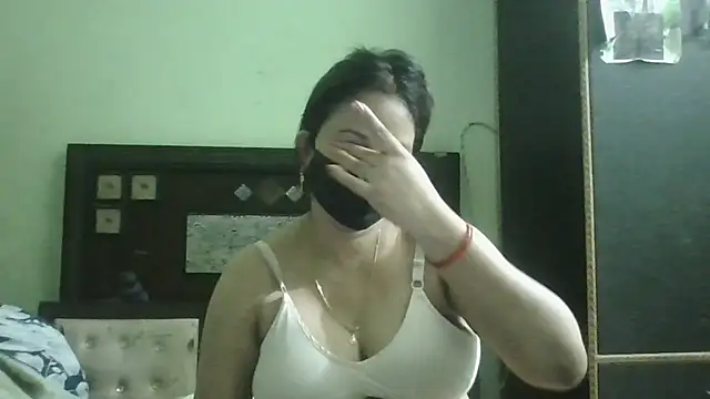 Snapshot of couplesuni chatting on July 21, 5:32 am couplesuni online show from July 21, 5:32 am