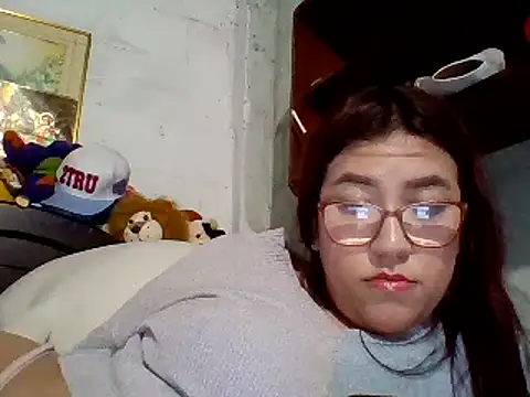 Snapshot of dafne19_ chatting on February 2, 6:15 am dafne19 online show from February 2, 6:15 am