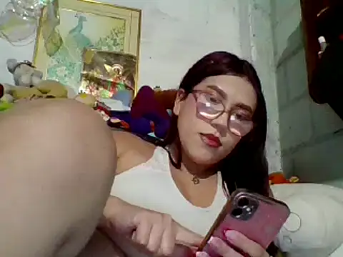 Snapshot of dafne19_ chatting on February 19, 3:50 am dafne19 online show from February 19, 3:50 am