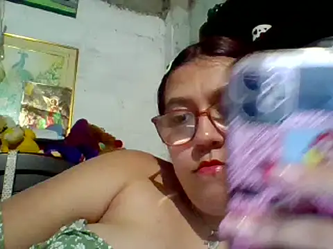 Snapshot of dafne19_ chatting on February 21, 5:56 am dafne19 online show from February 21, 5:56 am