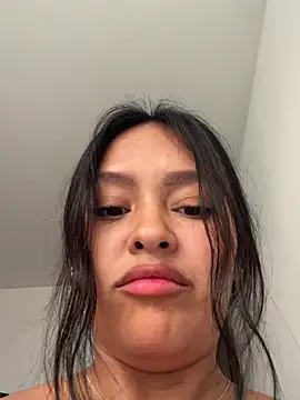 Snapshot of _NINA chatting on April 7, 1:22 pm NINA online show from April 7, 1:22 pm