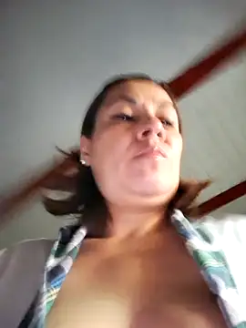 Snapshot of Zaralu_ chatting on May 9, 3:39 pm Zaralu online show from May 9, 3:39 pm