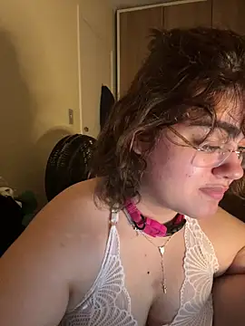 Snapshot of yudrayeb chatting on January 2, 2:22 am yudrayeb online show from January 2, 2:22 am