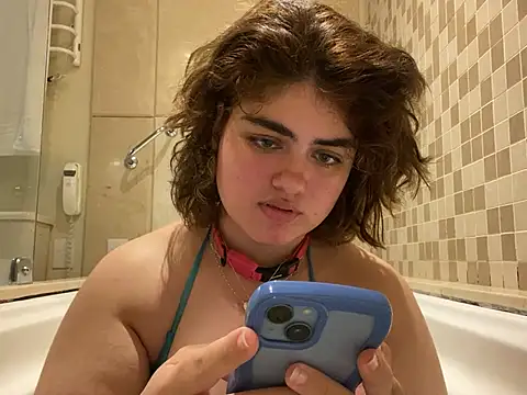 Snapshot of yudrayeb chatting on January 4, 1:21 am yudrayeb online show from January 4, 1:21 am