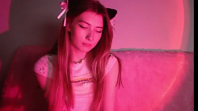 ErikaShyy online show from December 9, 4:37 pm