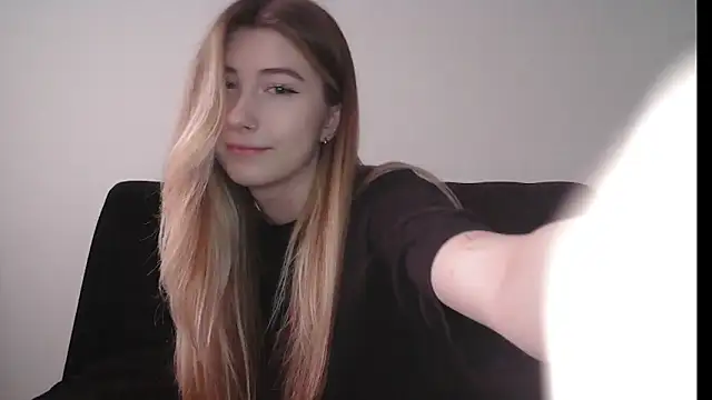 ErikaShyy online show from December 22, 10:34 am