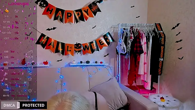 Snapshot of Tasty_booty chatting on October 29, 2:14 am Tasty booty online show from October 29, 2:14 am