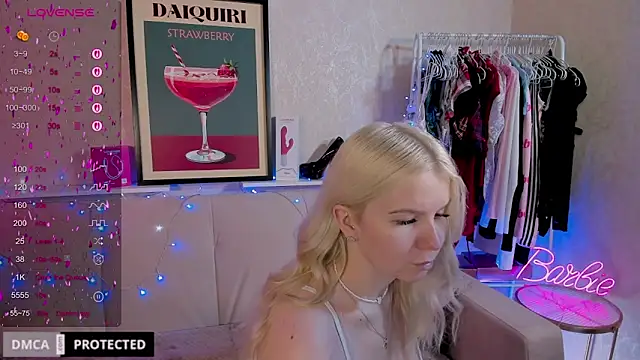 Snapshot of Tasty_booty chatting on November 12, 1:39 am Tasty booty online show from November 12, 1:39 am