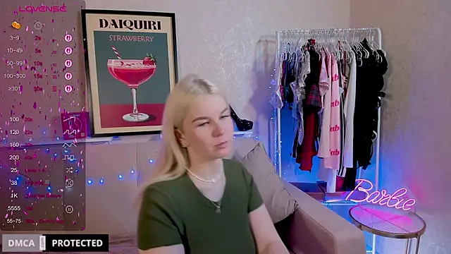 Snapshot of Tasty_booty chatting on November 19, 1:27 am Tasty booty online show from November 19, 1:27 am